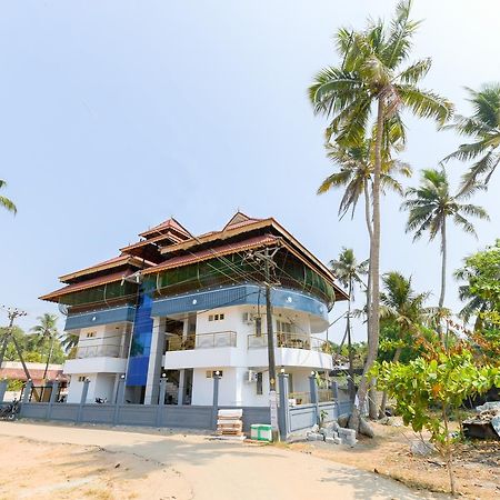 Oyo 11891 Amare Beach Resorts Alappuzha Esterno foto