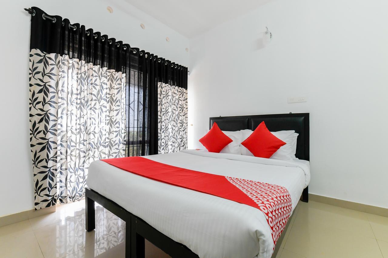 Oyo 11891 Amare Beach Resorts Alappuzha Esterno foto