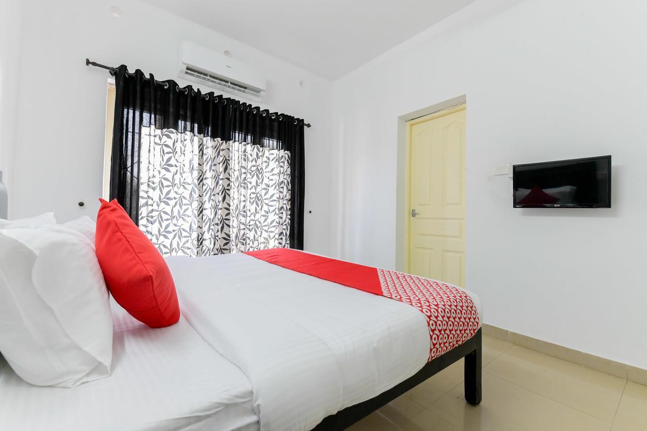 Oyo 11891 Amare Beach Resorts Alappuzha Esterno foto