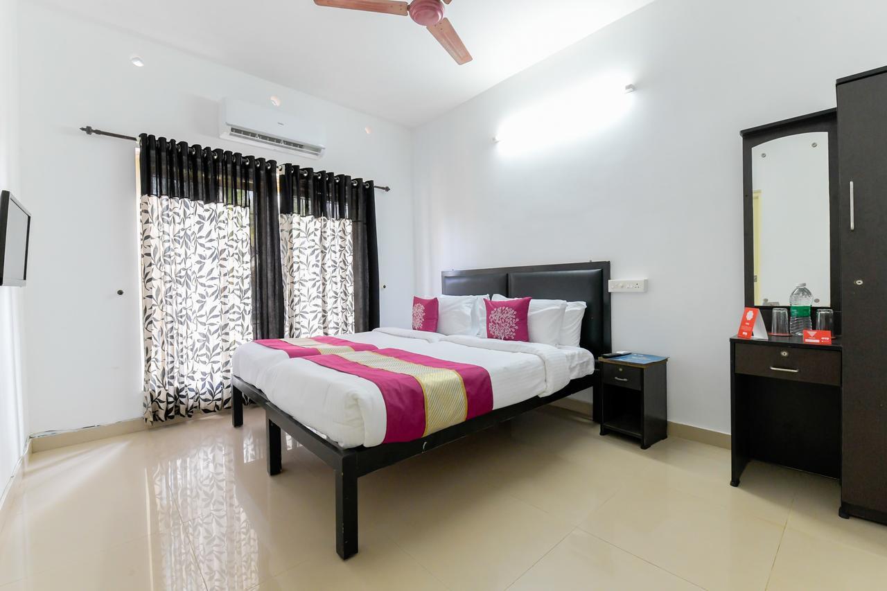 Oyo 11891 Amare Beach Resorts Alappuzha Esterno foto